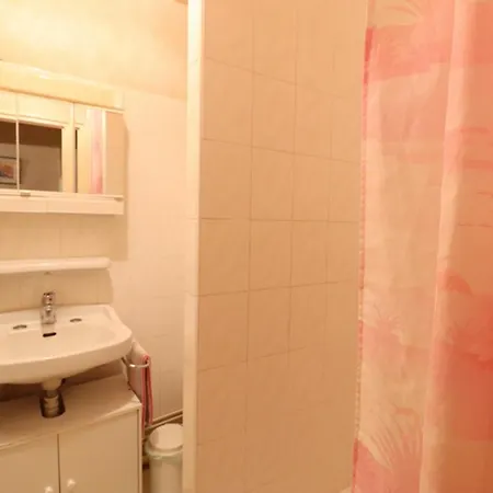 度假居 6 Pers A Thiezac, Balcon, Terrasse, Animaux Admis - Fr-1-742-622 蒂耶扎克