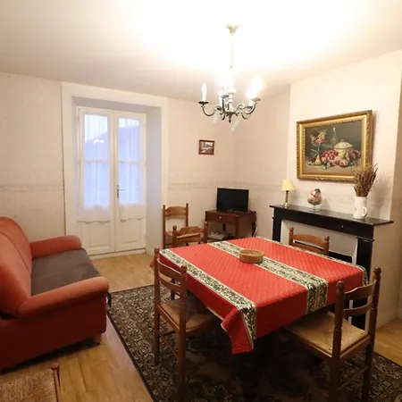 度假居 6 Pers A Thiezac, Balcon, Terrasse, Animaux Admis - Fr-1-742-622 *